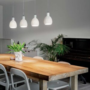 dining-room-with-flowers